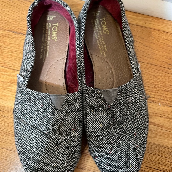 Toms Slip Ons - Picture 5 of 7